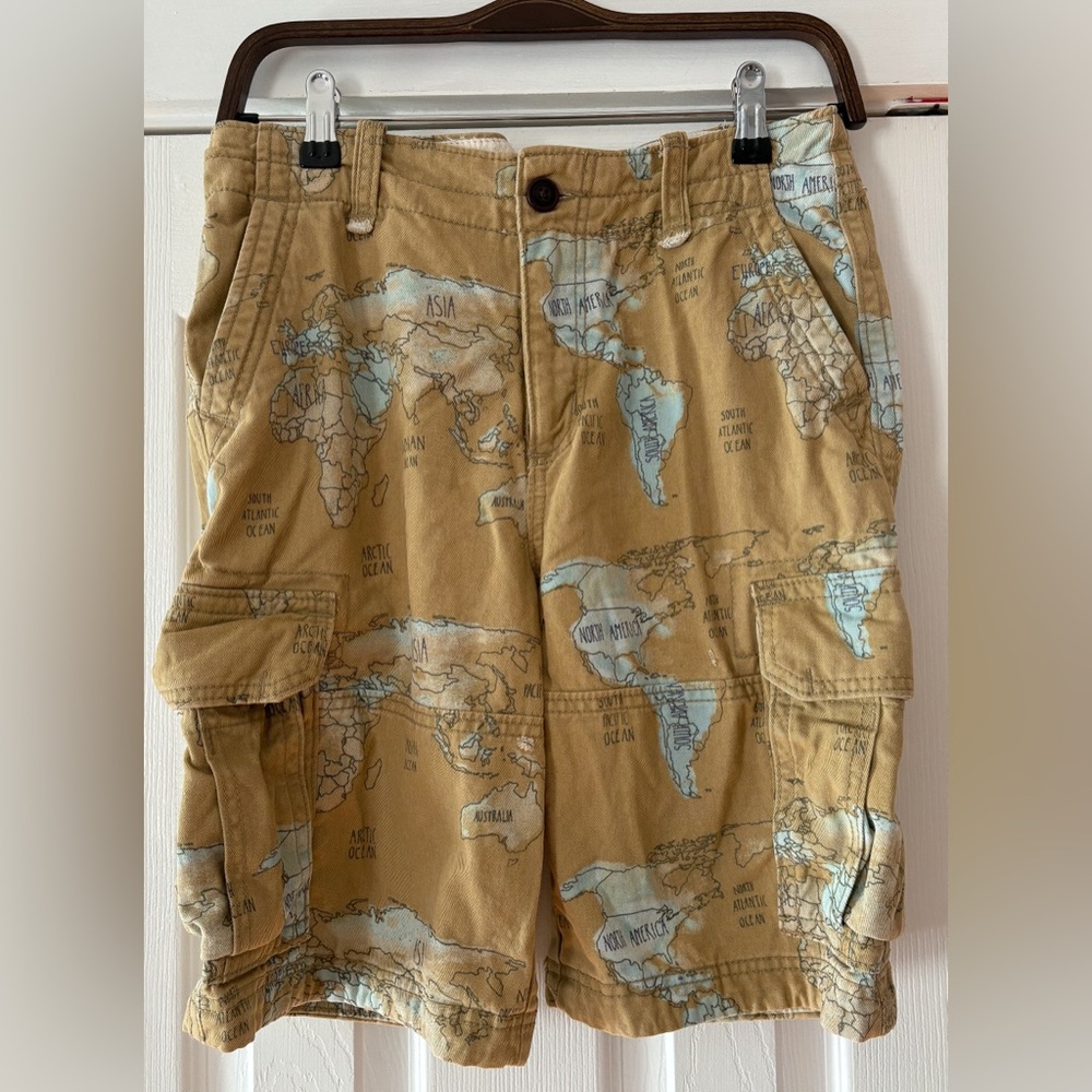 Abercrombie Kids Tan World Map Cargo Shorts‎ Size 16 EUC Small Flaw